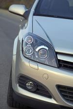Opel Astra GTC 2005 года
